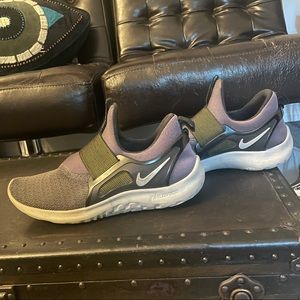 Nike renew freedom size 8.5